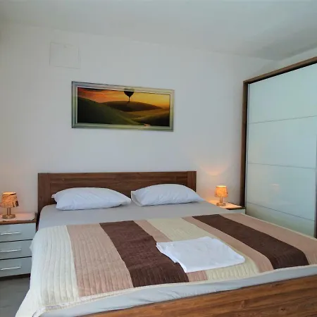 30053 - Veljacic Crikvenica