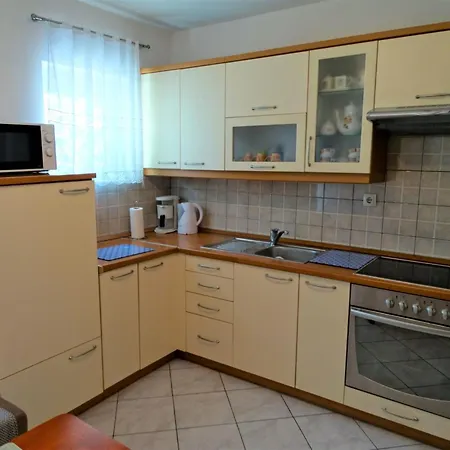 30053 - Veljacic * Crikvenica