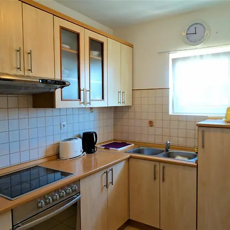 30053 - Veljacic * Crikvenica